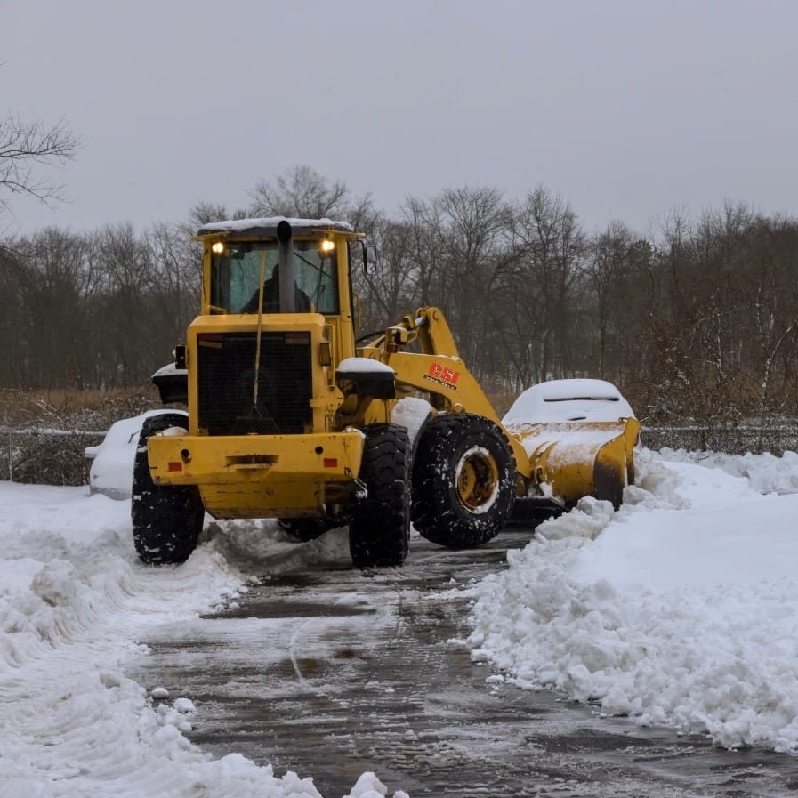 commercial snow removal for retail plaza in North Shore MA